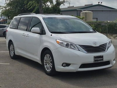 2011 Toyota Sienna XLE