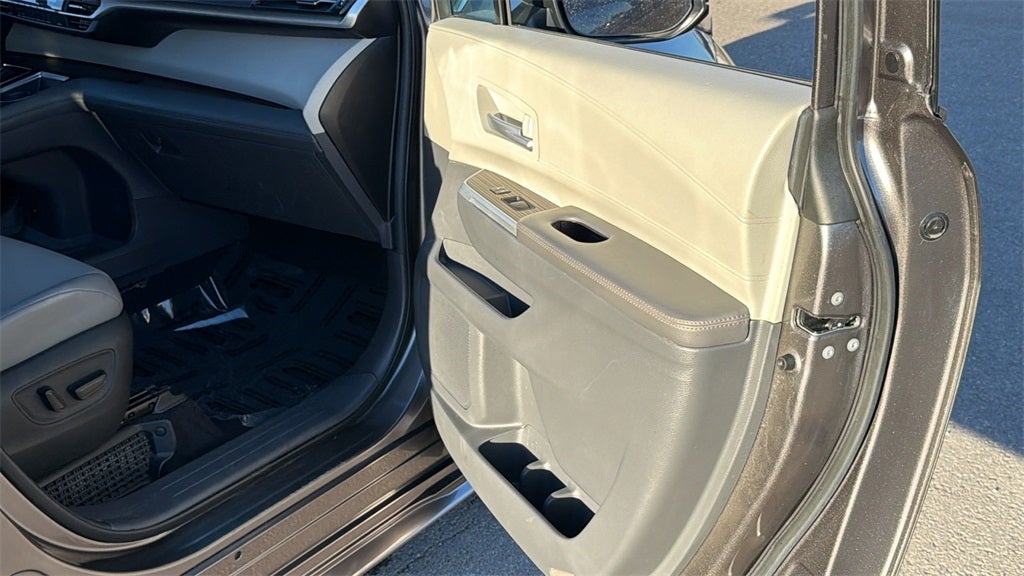2024 Toyota Sienna XLE 7 Passenger