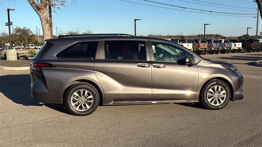 2024 Toyota Sienna XLE 7 Passenger