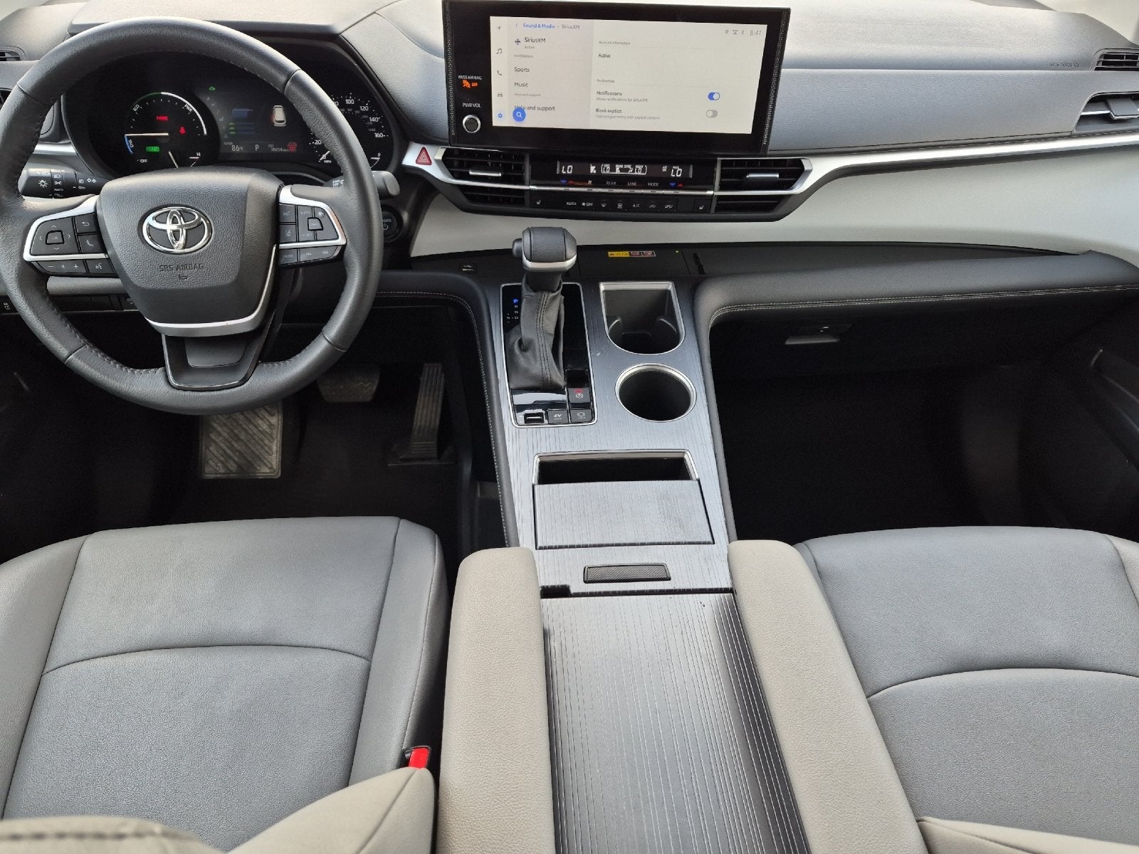 2025 Toyota Sienna XLE 8 Passenger