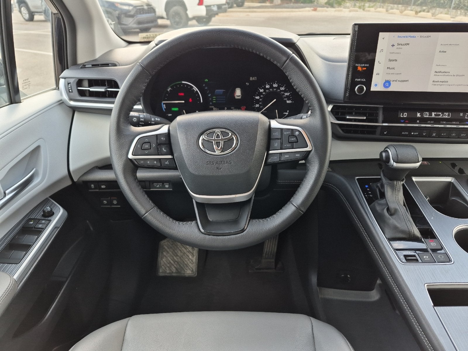 2025 Toyota Sienna XLE 8 Passenger