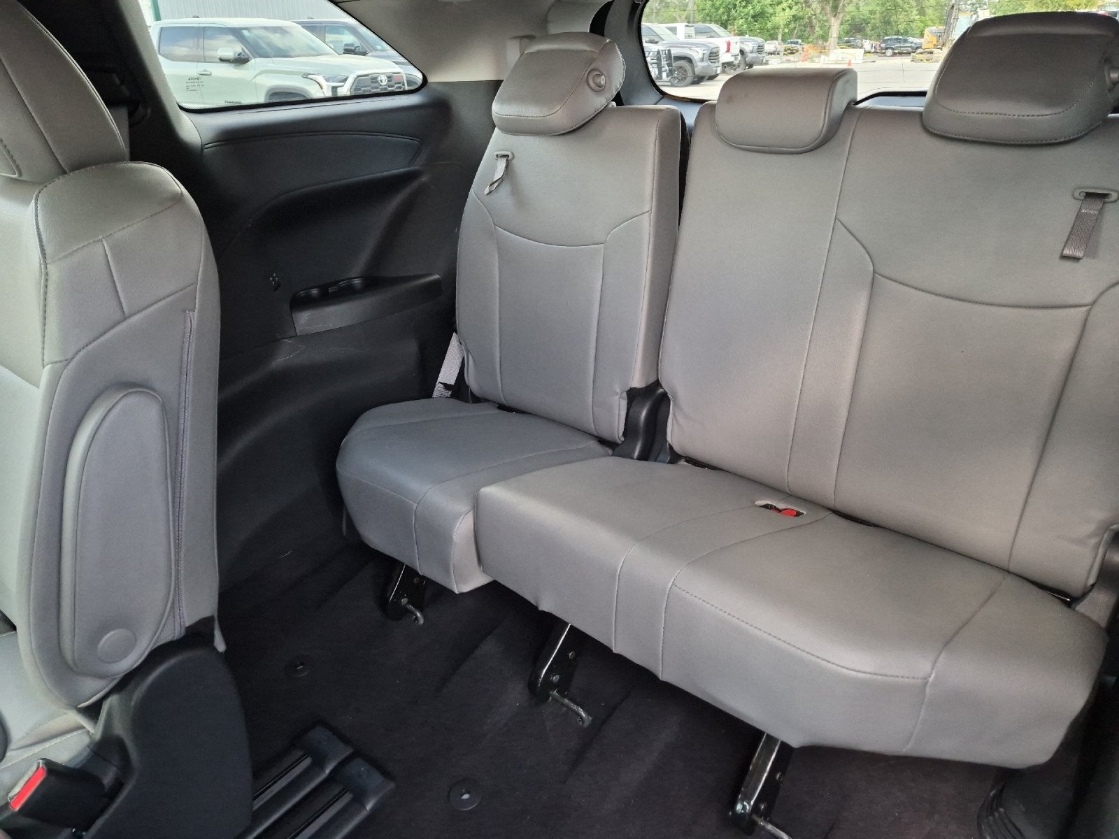 2025 Toyota Sienna XLE 8 Passenger