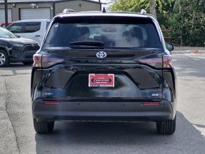 2025 Toyota Sienna XLE 8 Passenger