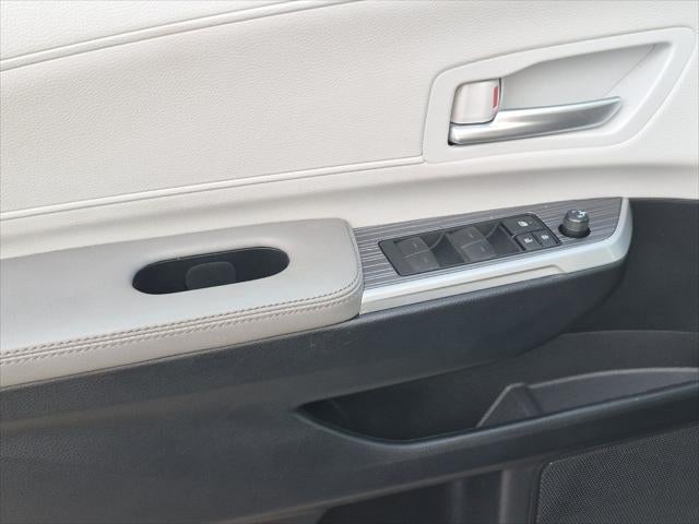 2025 Toyota Sienna XLE 8 Passenger