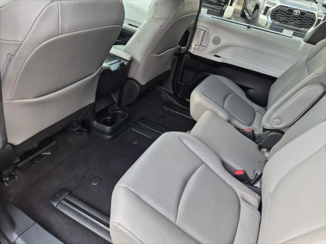 2025 Toyota Sienna XLE 8 Passenger