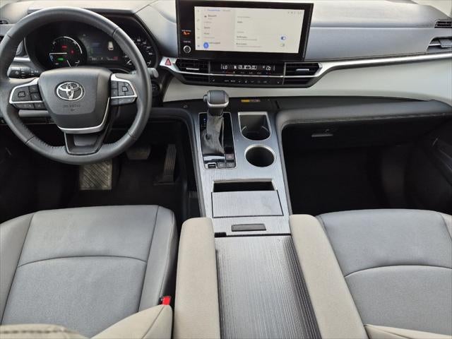 2025 Toyota Sienna XLE 8 Passenger