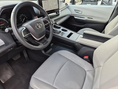 2025 Toyota Sienna XLE 8 Passenger