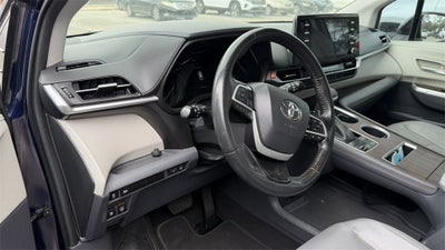 2022 Toyota Sienna XLE 7 Passenger