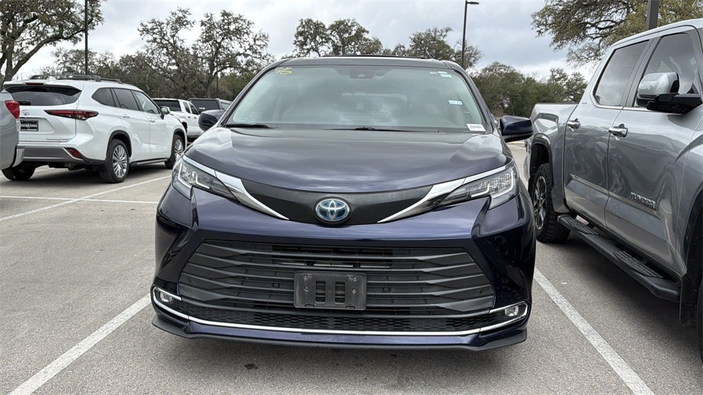 2022 Toyota Sienna XLE 7 Passenger