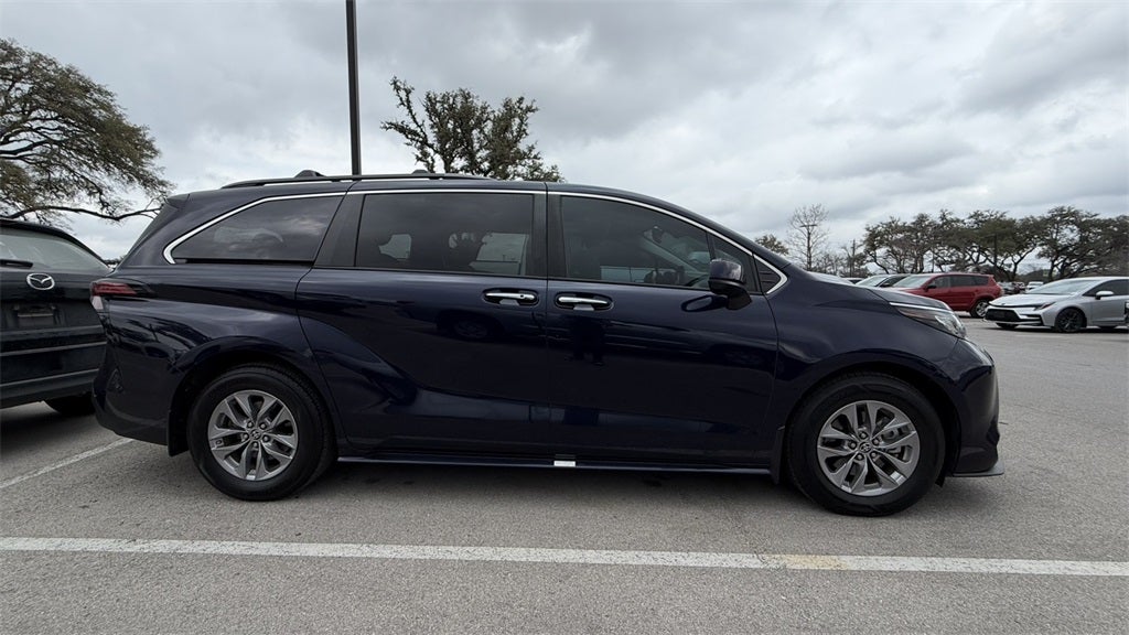 2022 Toyota Sienna XLE 7 Passenger