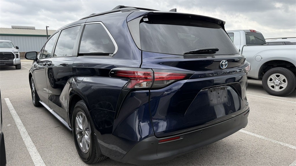 2022 Toyota Sienna XLE 7 Passenger