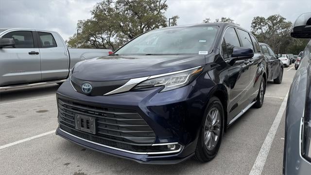 2022 Toyota Sienna XLE 7 Passenger