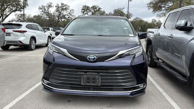 2022 Toyota Sienna XLE 7 Passenger