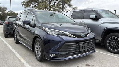 2022 Toyota Sienna XLE 7 Passenger