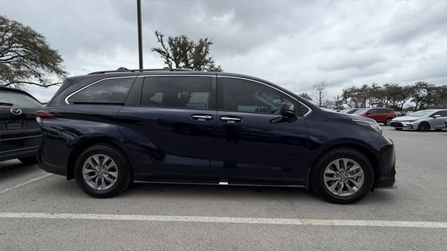 2022 Toyota Sienna XLE 7 Passenger