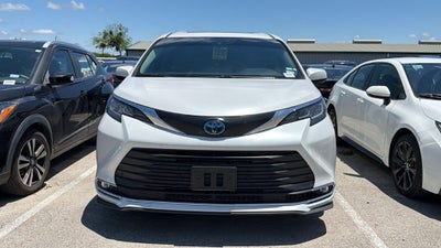 2023 Toyota Sienna XLE 8 Passenger