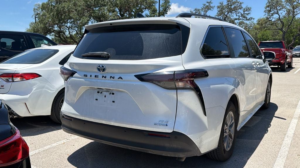 2023 Toyota Sienna XLE 8 Passenger