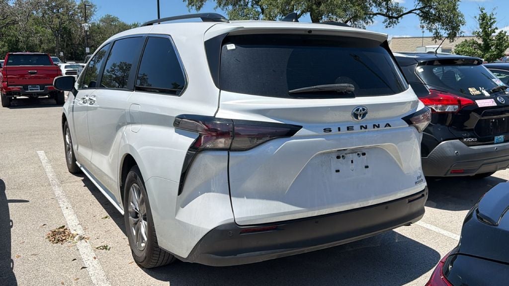 2023 Toyota Sienna XLE 8 Passenger