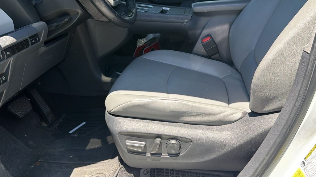 2023 Toyota Sienna XLE 8 Passenger