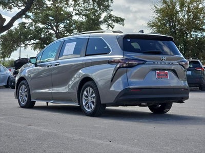 2026 Toyota Sienna XLE