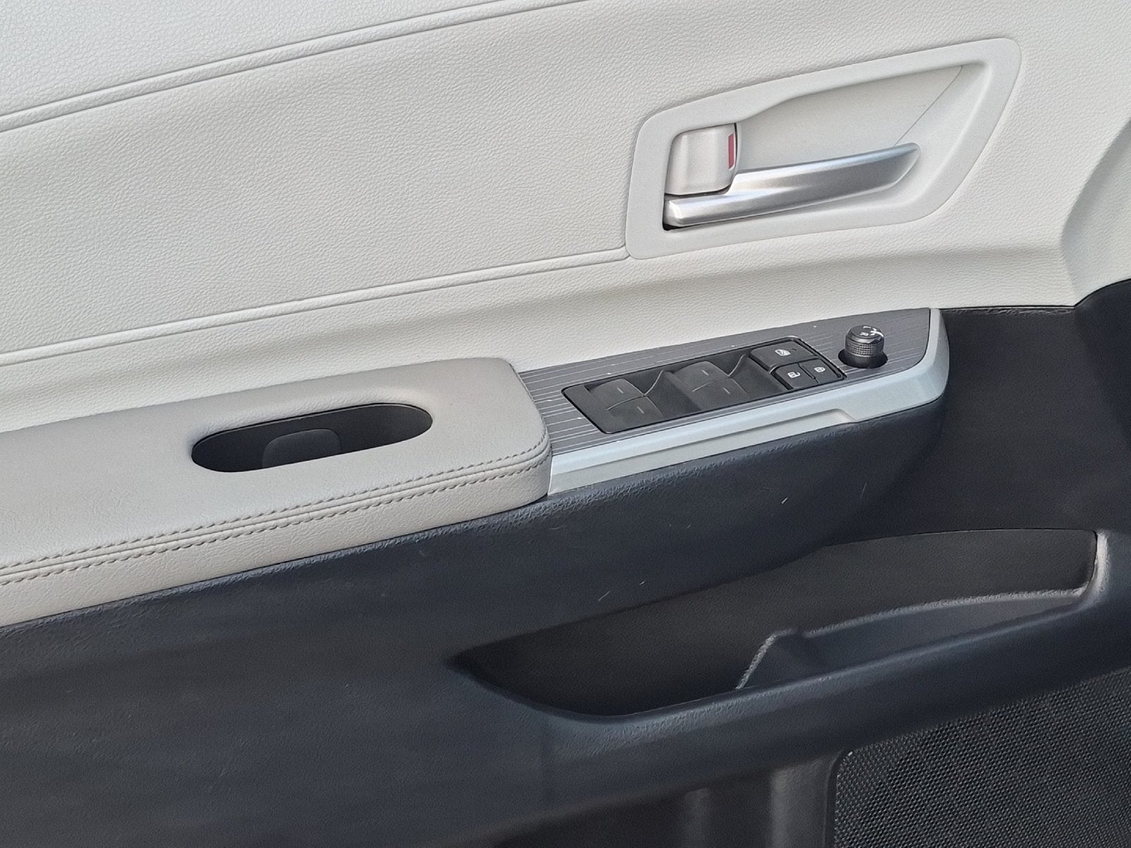2025 Toyota Sienna XLE 8 Passenger