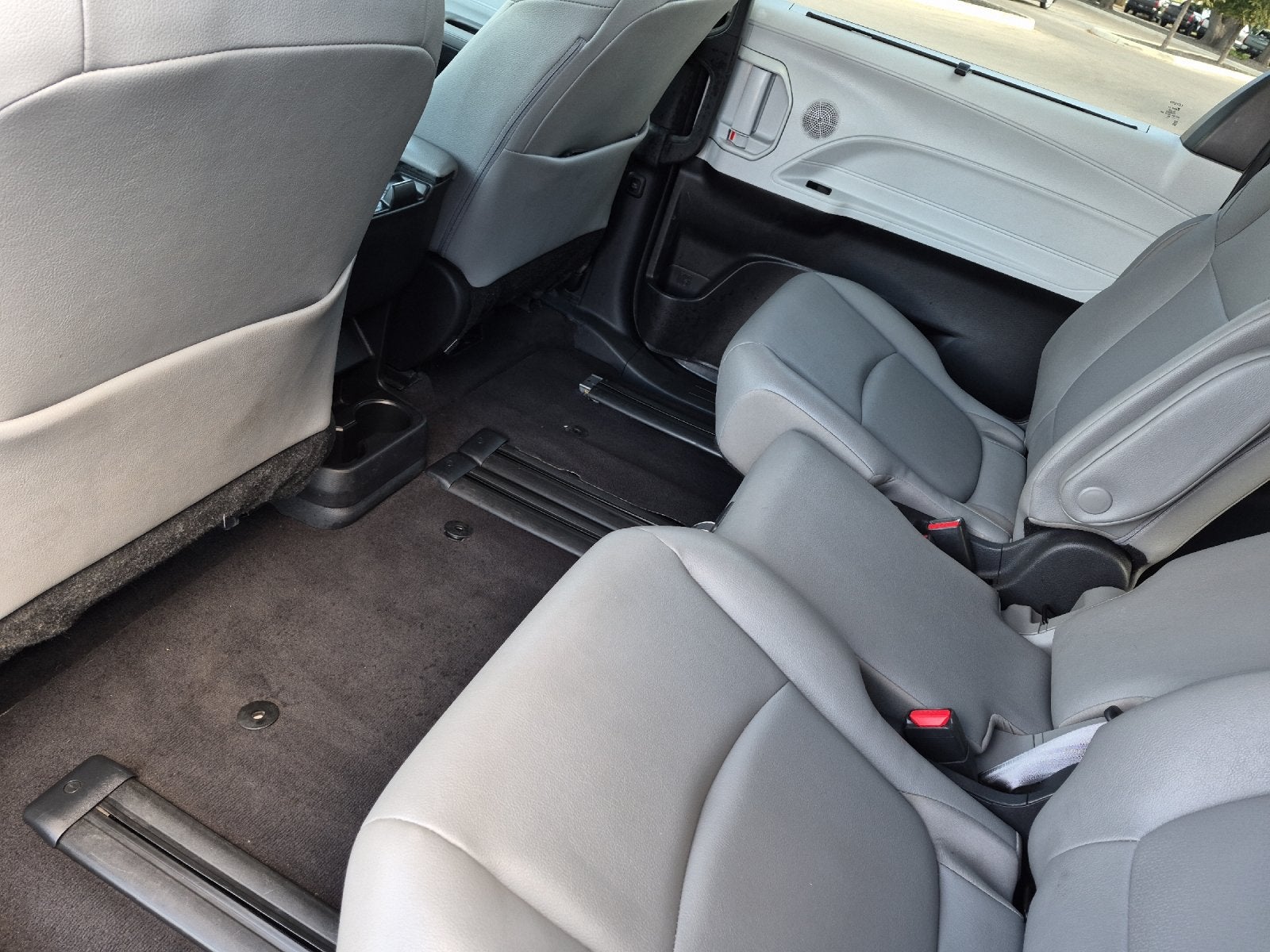 2025 Toyota Sienna XLE 8 Passenger