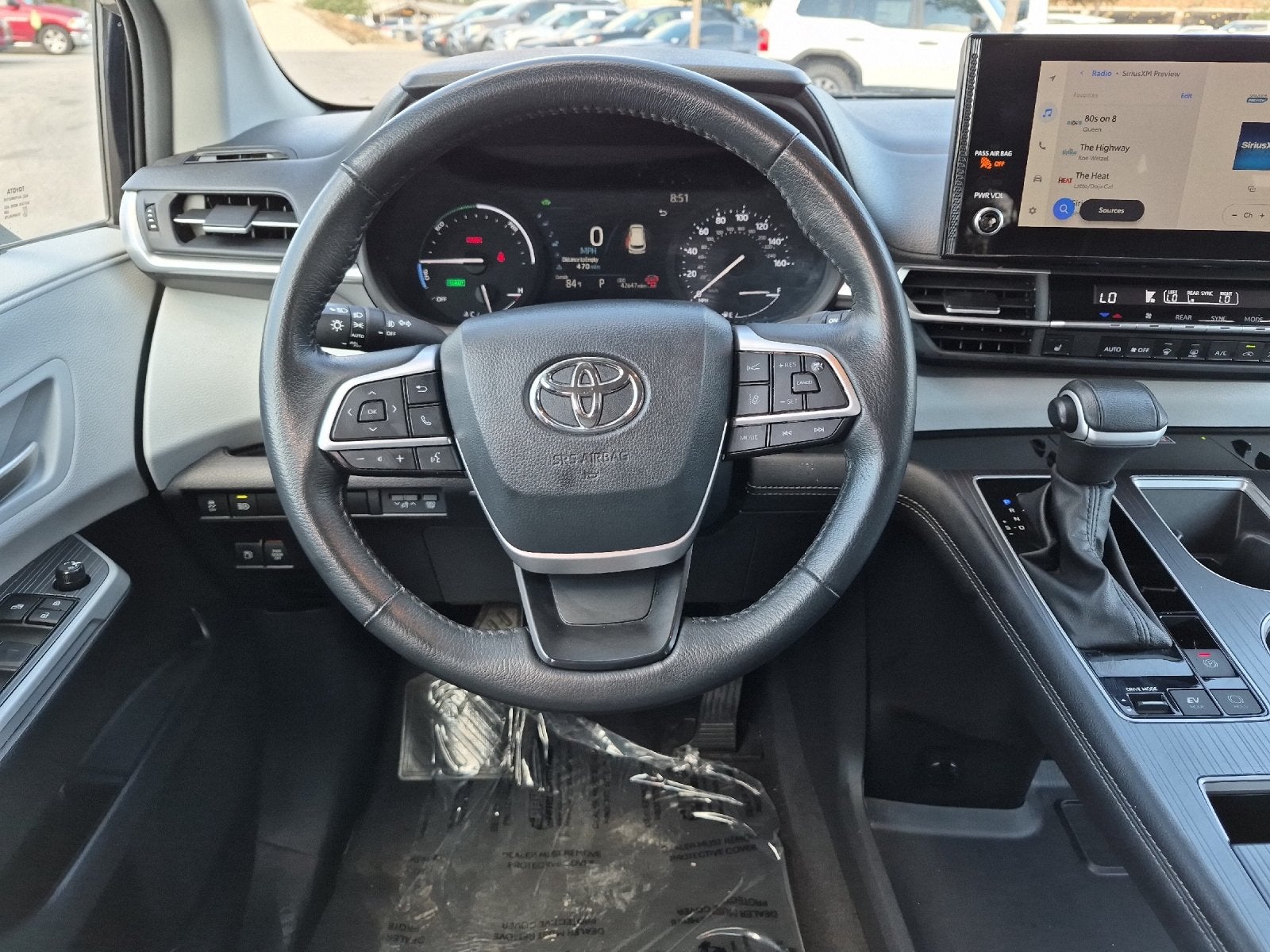2025 Toyota Sienna XLE 8 Passenger