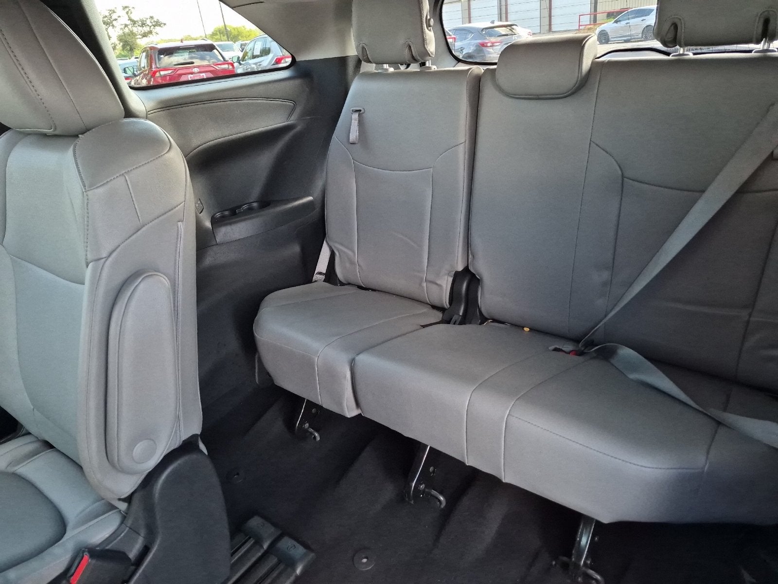 2025 Toyota Sienna XLE 8 Passenger