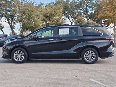 2025 Toyota Sienna XLE 8 Passenger