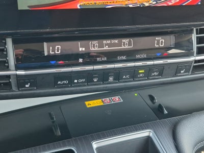 2025 Toyota Sienna XLE 8 Passenger