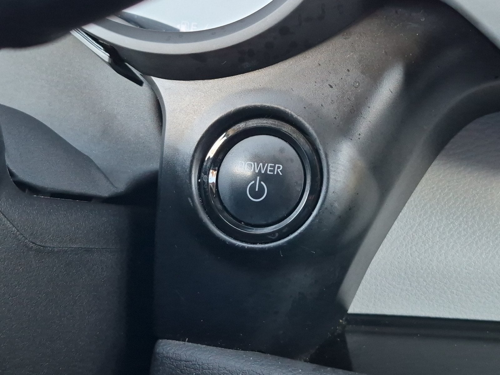 2025 Toyota Sienna XLE 8 Passenger
