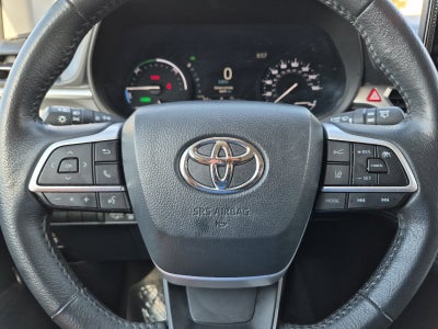 2025 Toyota Sienna XLE 8 Passenger