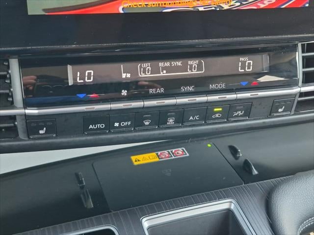2025 Toyota Sienna XLE 8 Passenger