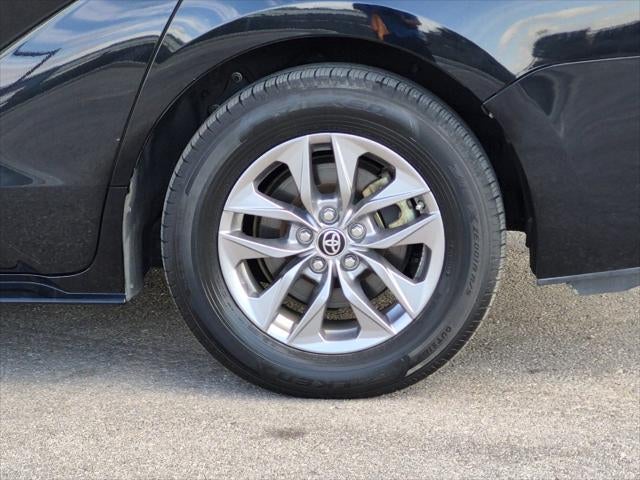 2025 Toyota Sienna XLE 8 Passenger