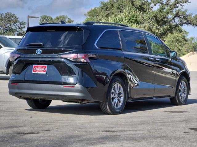 2025 Toyota Sienna XLE 8 Passenger