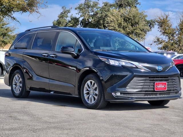 2025 Toyota Sienna XLE 8 Passenger