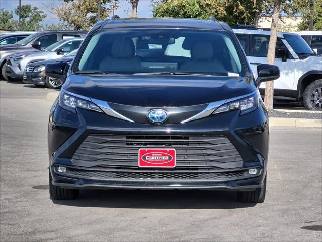 2025 Toyota Sienna XLE 8 Passenger