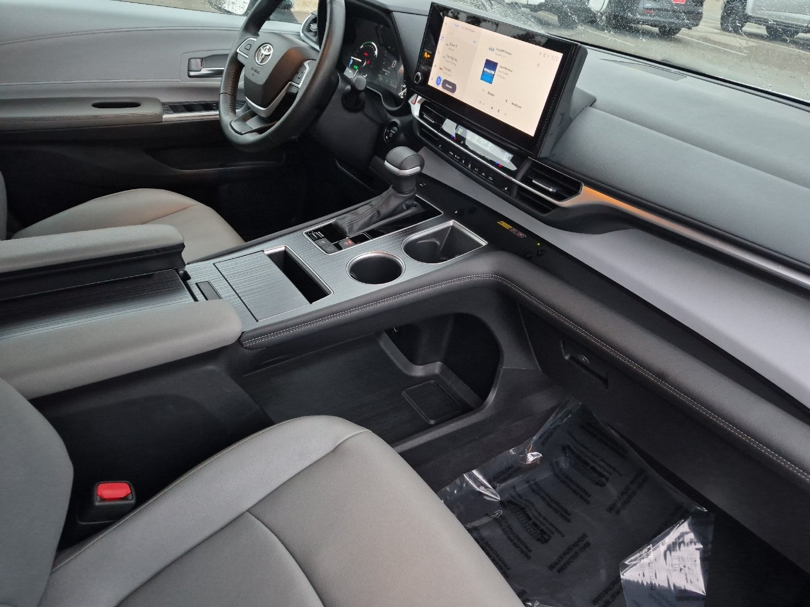 2025 Toyota Sienna XLE 8 Passenger