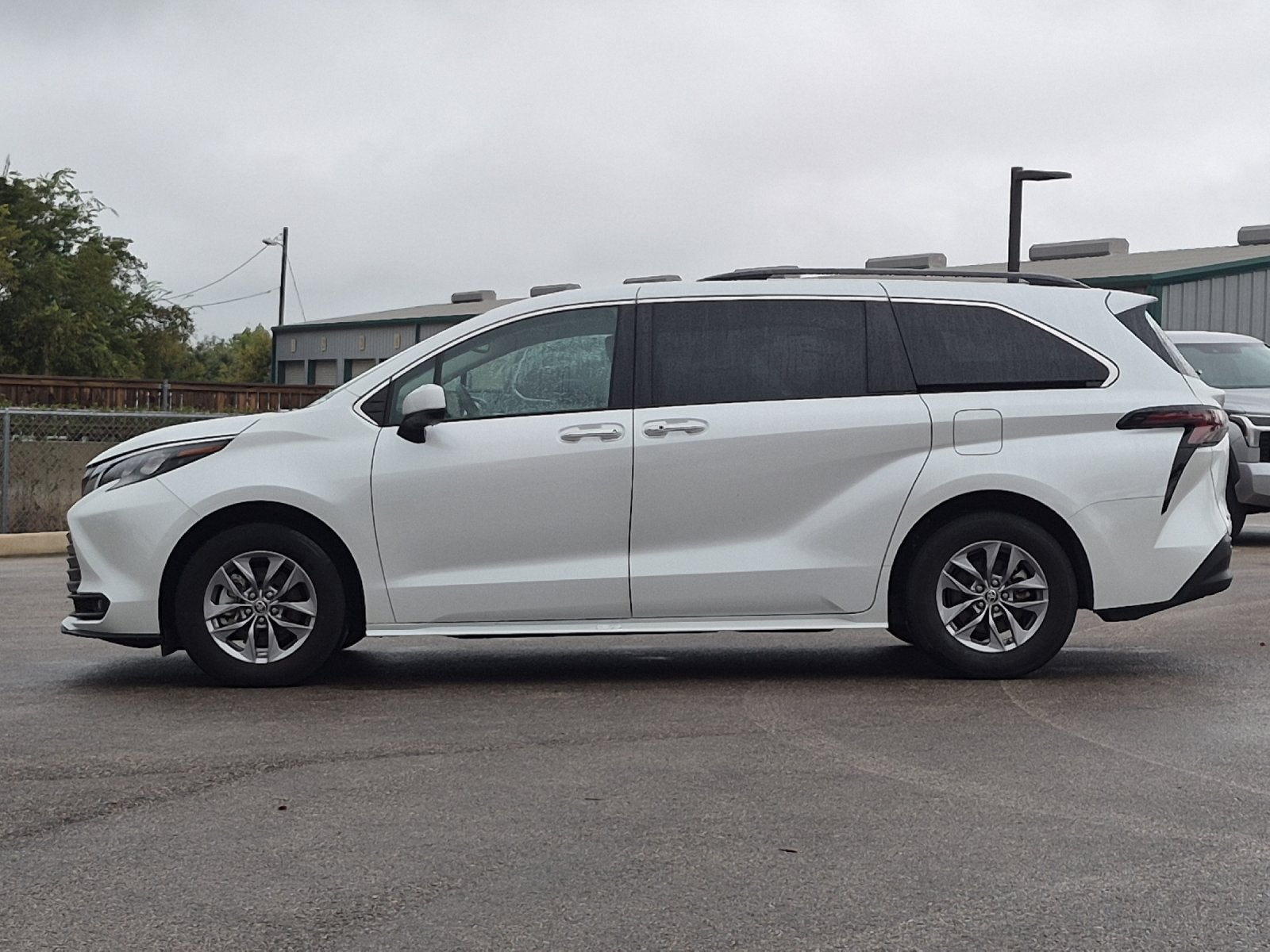 2025 Toyota Sienna XLE 8 Passenger
