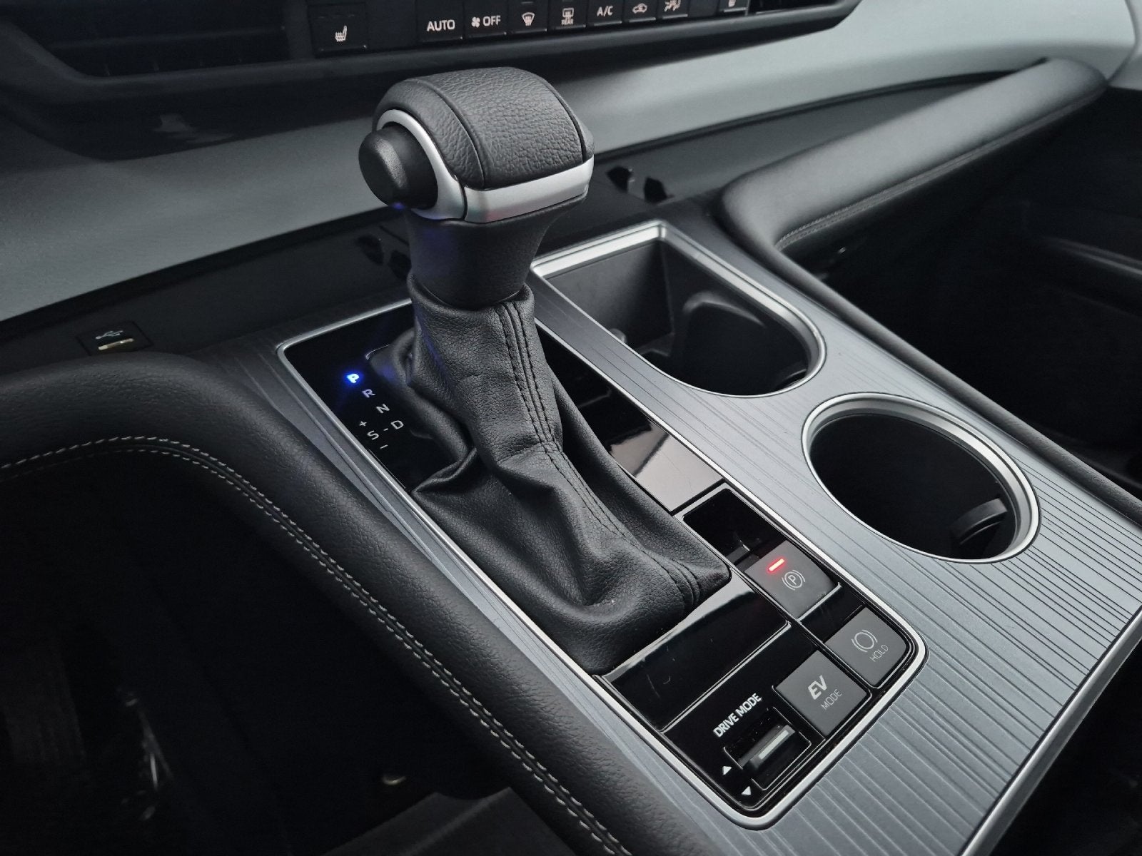 2025 Toyota Sienna XLE 8 Passenger