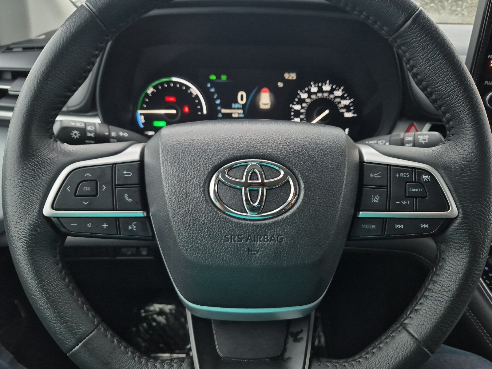 2025 Toyota Sienna XLE 8 Passenger