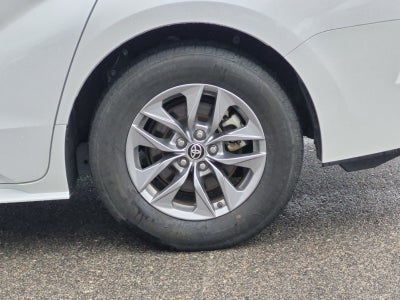 2025 Toyota Sienna XLE 8 Passenger