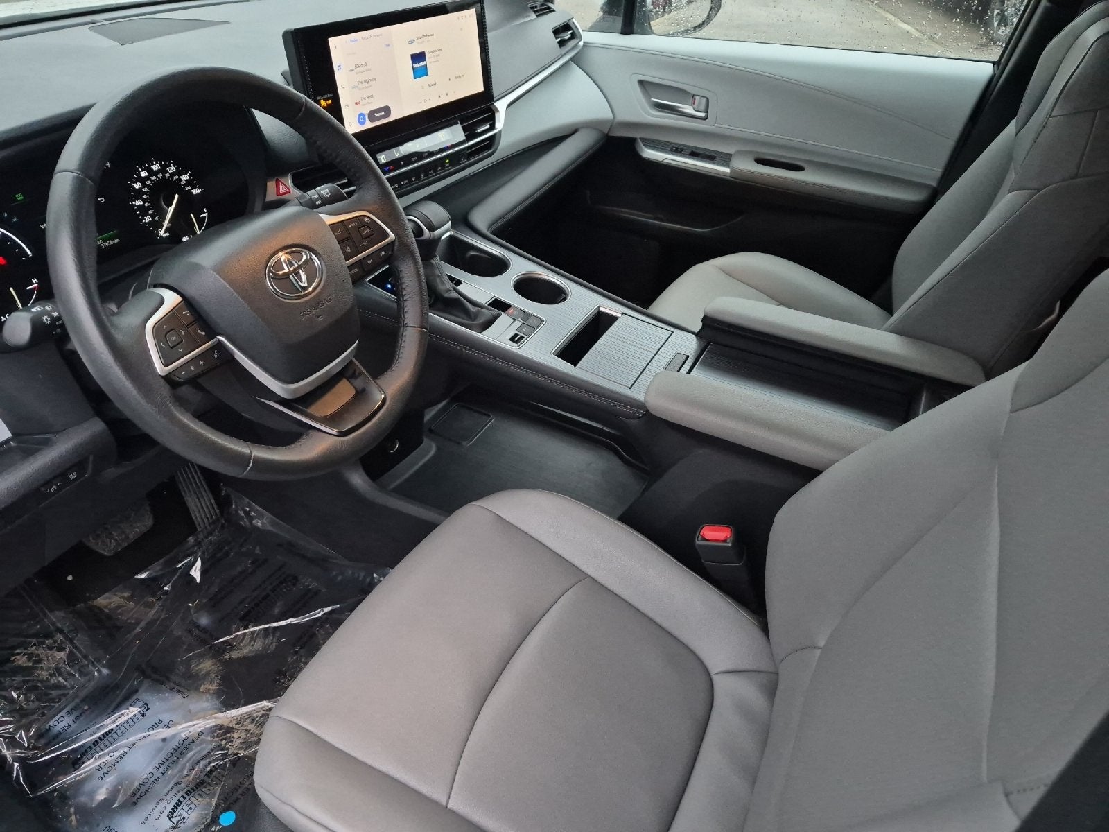 2025 Toyota Sienna XLE 8 Passenger