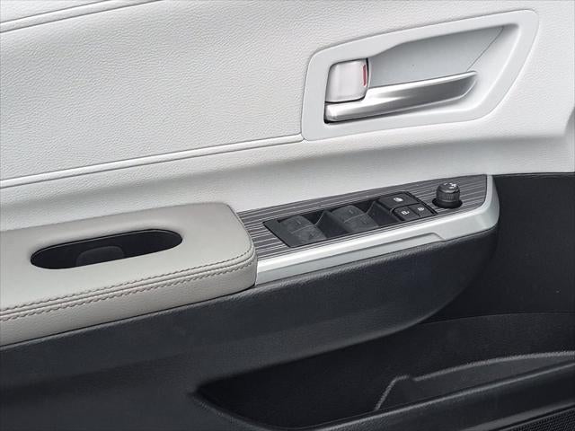 2025 Toyota Sienna XLE 8 Passenger