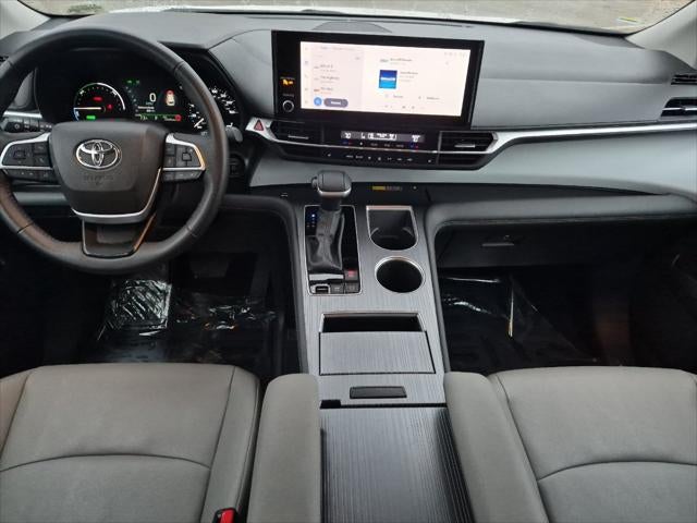 2025 Toyota Sienna XLE 8 Passenger