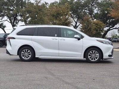 2025 Toyota Sienna XLE 8 Passenger