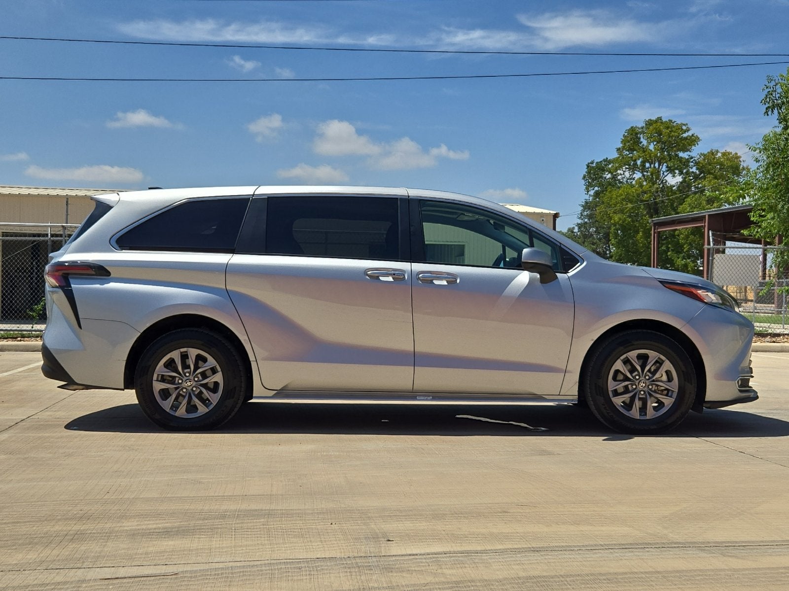 2023 Toyota Sienna XLE 7 Passenger