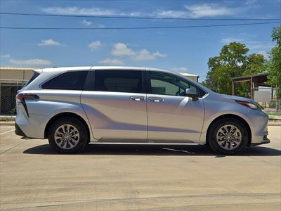 2023 Toyota Sienna XLE 7 Passenger