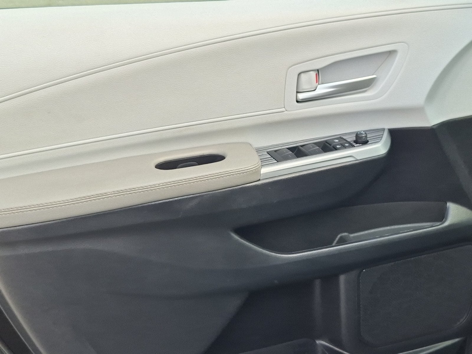 2026 Toyota Sienna XLE 8 Passenger