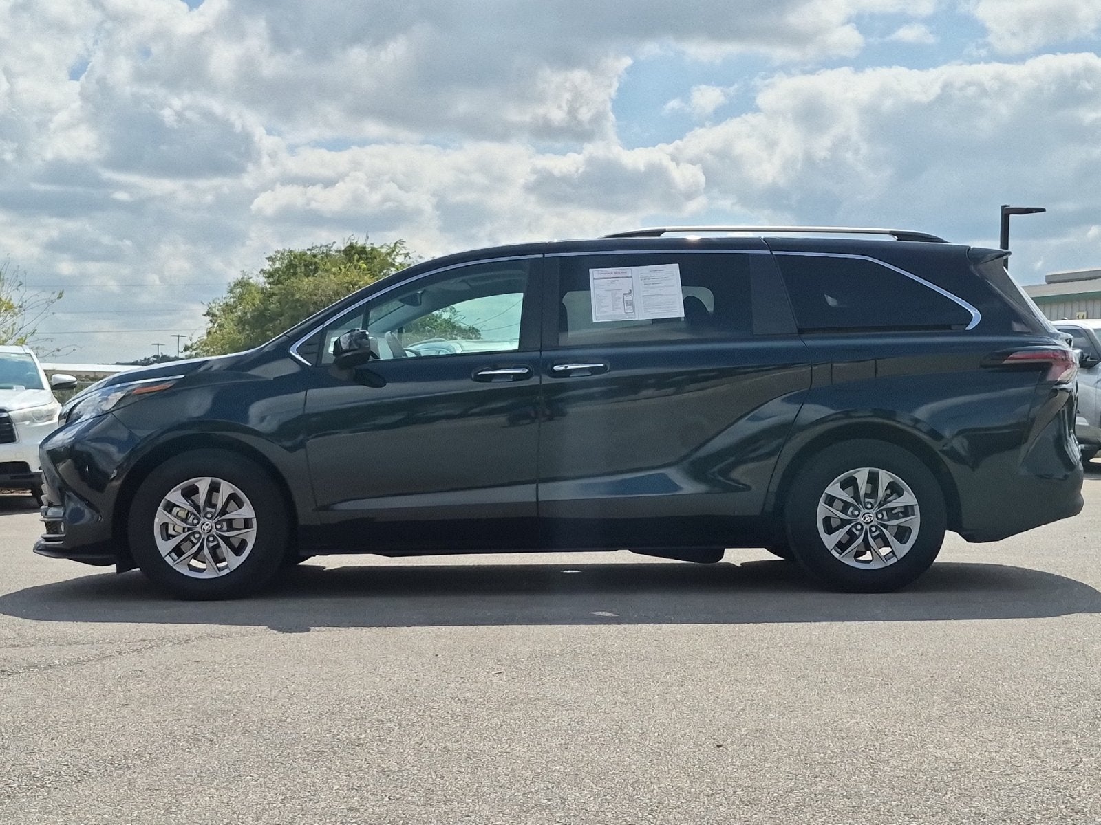 2026 Toyota Sienna XLE 8 Passenger